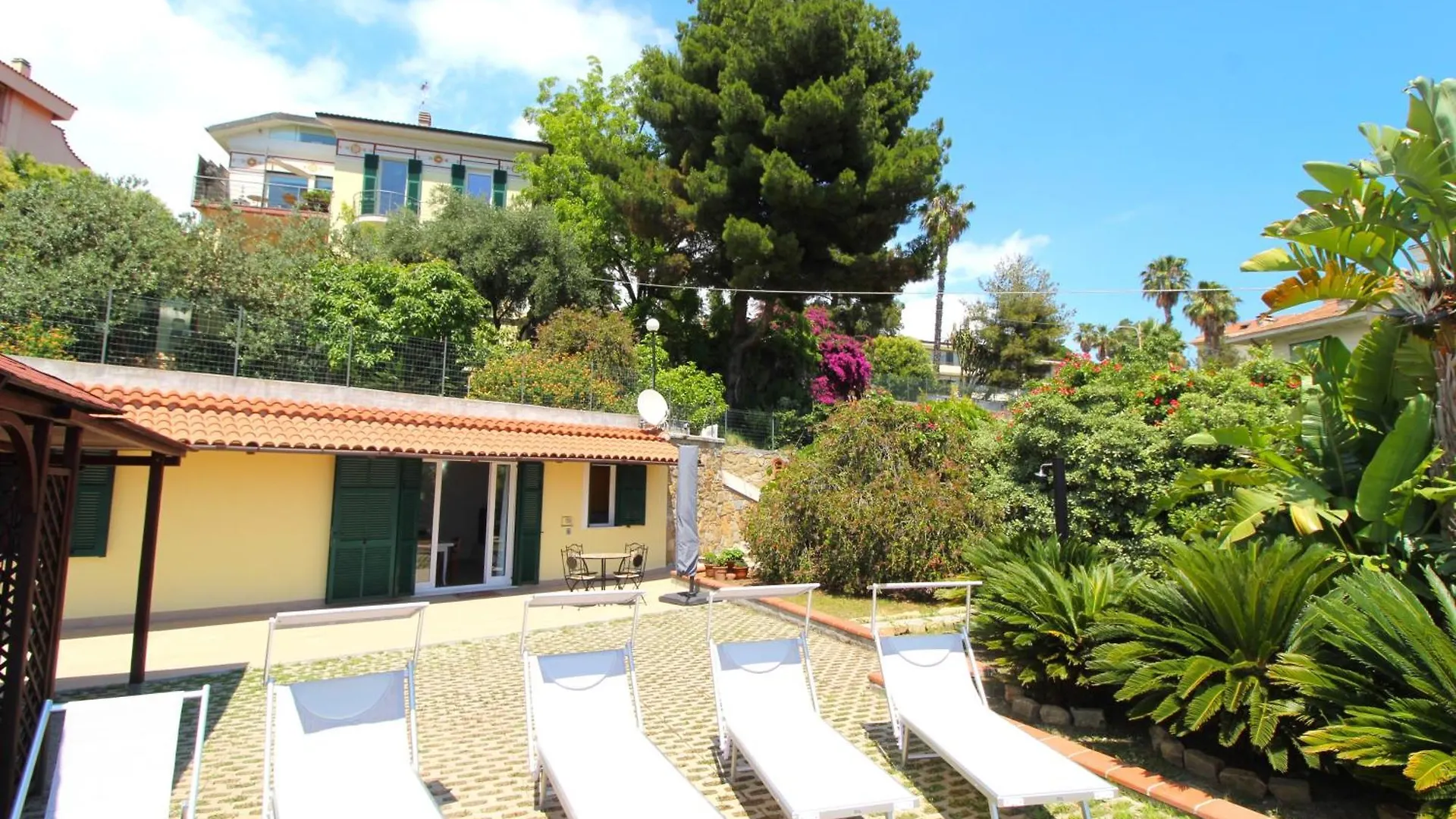 La Pace, Il Sole, Il Mare - Sanremo Casa Indipendente Vista Mare, Posto Auto Privato, Ampio Spazio Esterno Attrezzato, A Pochi Minuti Dalle Spiagge Holiday home